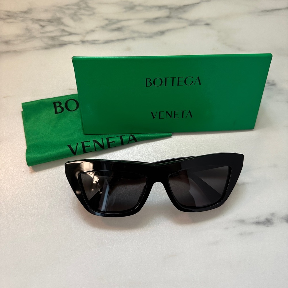 Bottega Veneta Black Cat-Eye Sunglasses